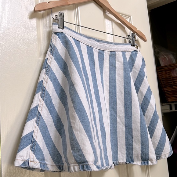 American Apparel Blue and White Denim Side-Zip and Button Circle Skirt - Picture 2 of 7